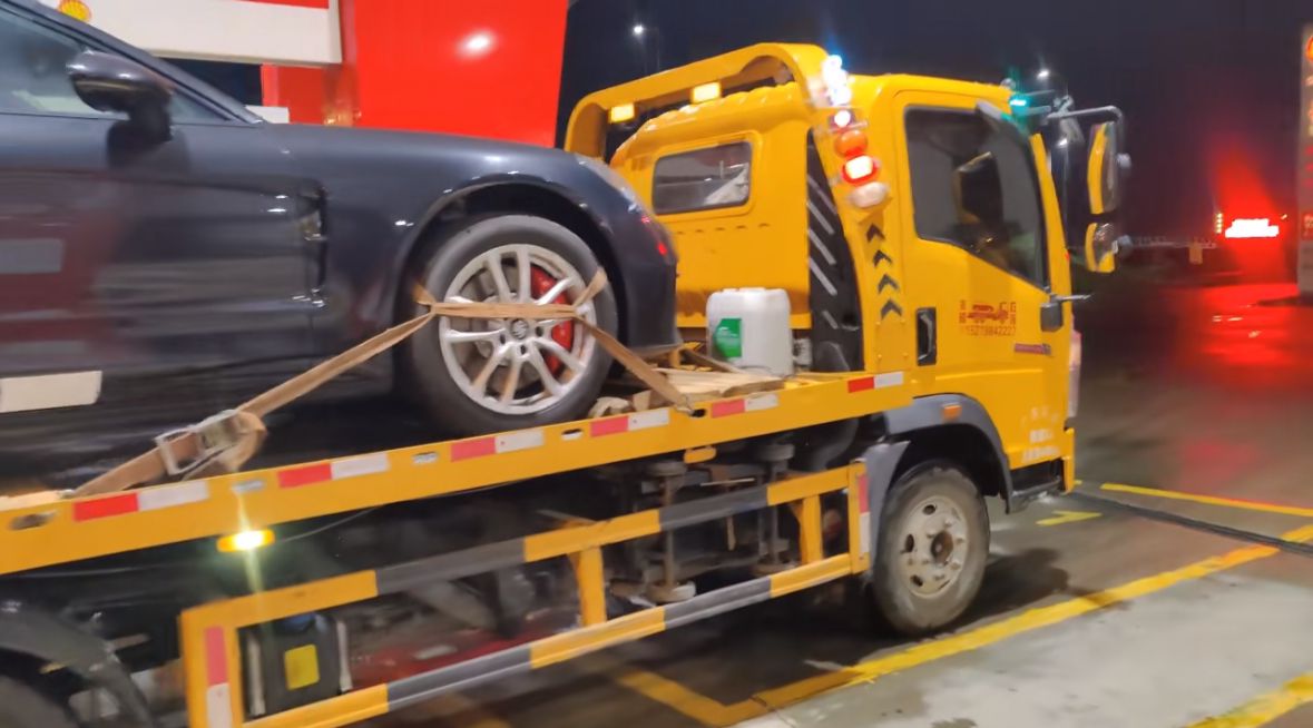 红桥行车途中遇到突发状况该如何呼叫道路救援？